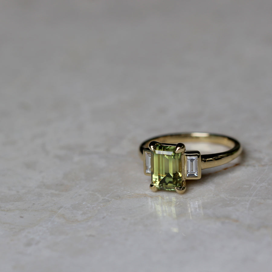 Yellow Green Sapphire Ring - 2.8ct