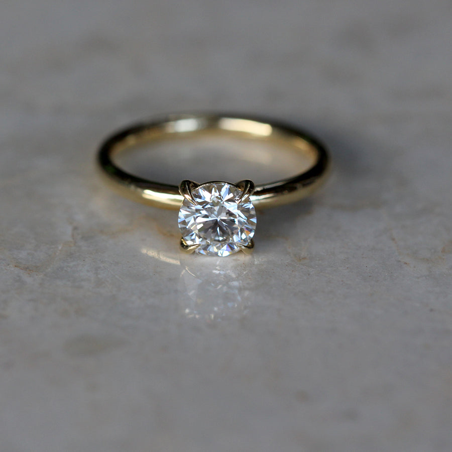 Single diamond discount solitaire ring
