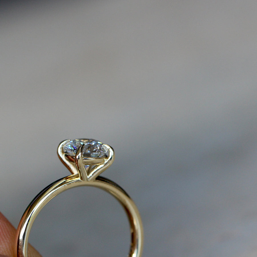 Brilliant-cut Lab Grown Diamond Solitaire Ring - 1.00ct