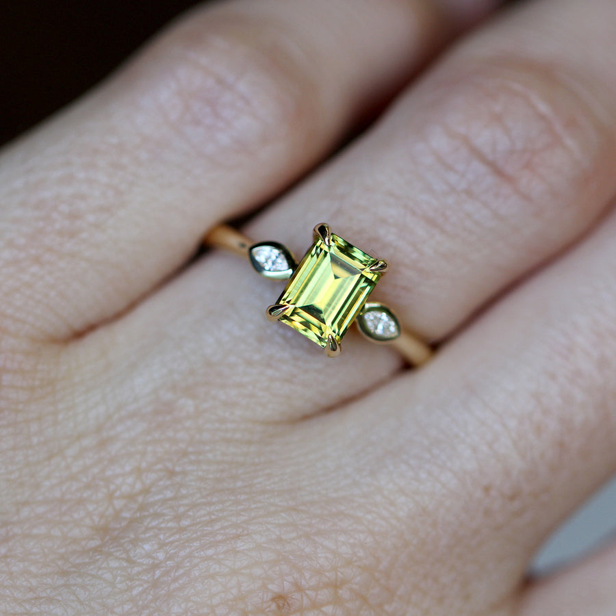 Yellow Sapphire Ring - 1.89ct