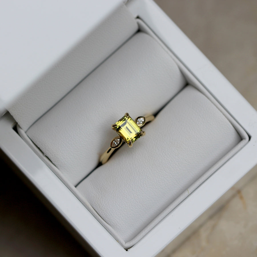 Yellow Sapphire Ring - 1.89ct