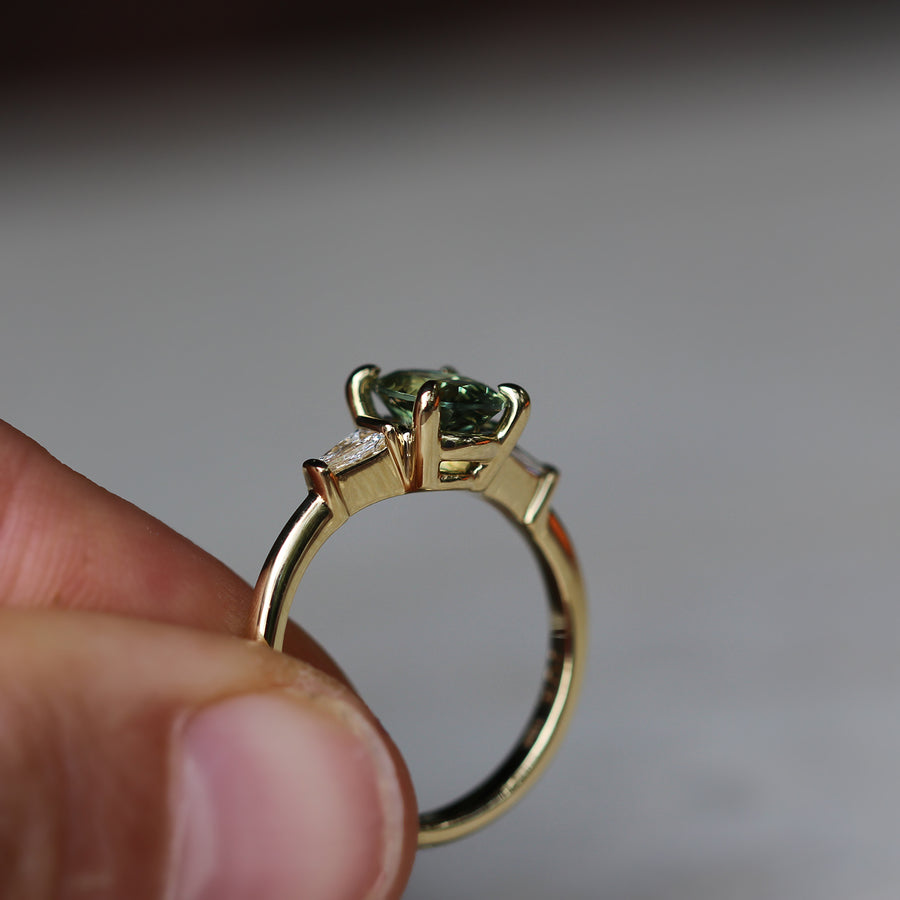 Yellow Green Sapphire Ring - 1.4ct