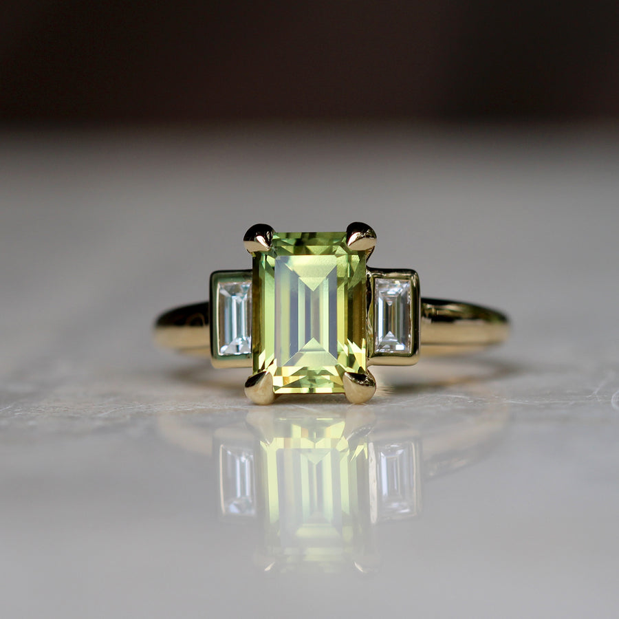 Yellow Green Sapphire Ring - 2.8ct