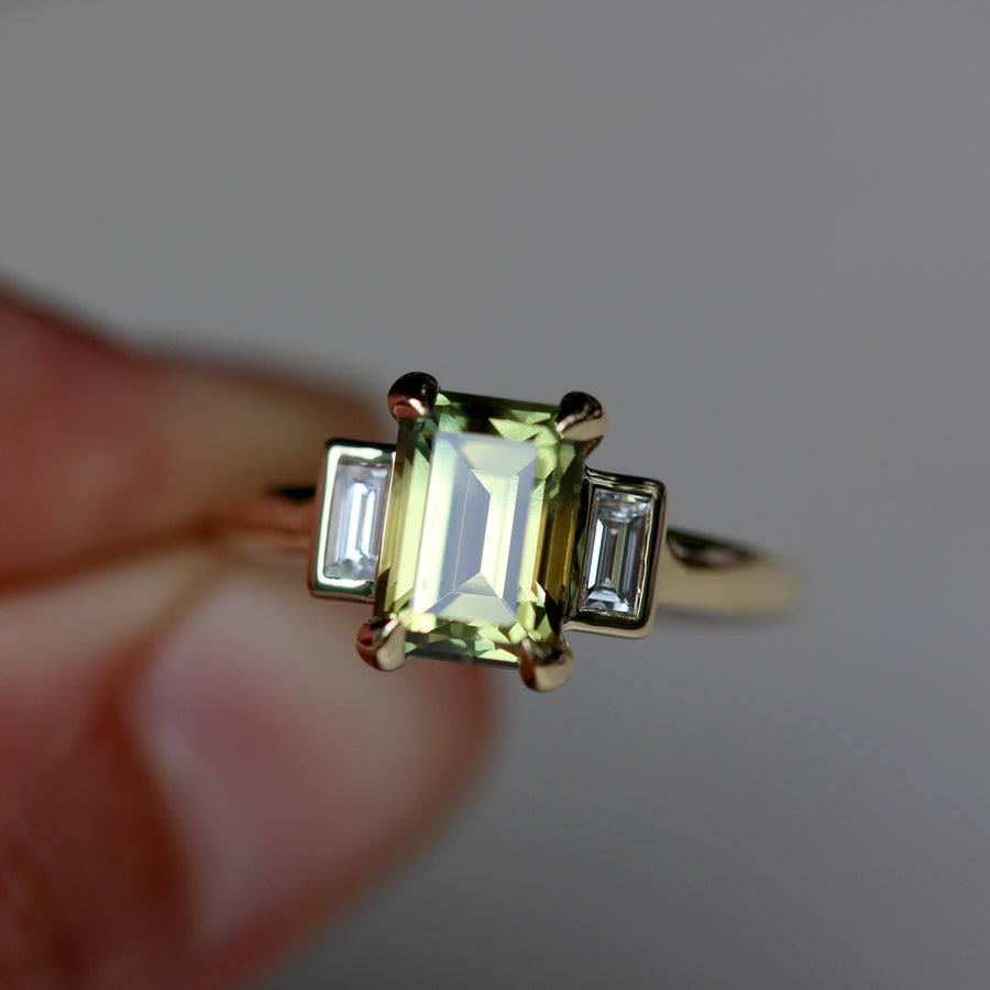 Yellow Green Sapphire Ring - 2.8ct