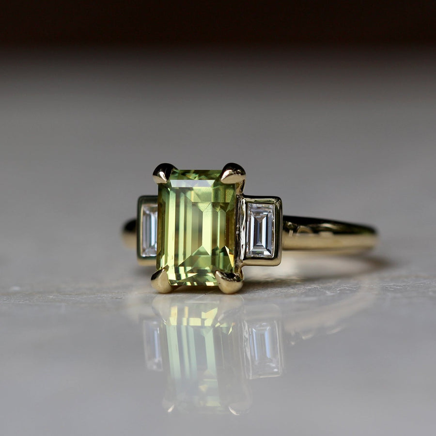 Yellow Green Sapphire Ring - 2.8ct