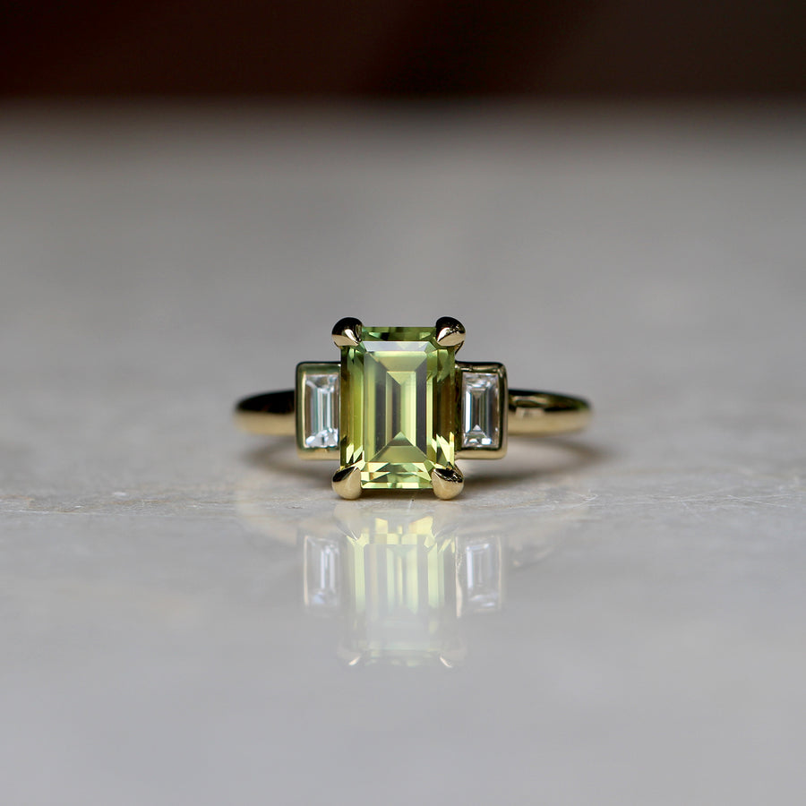 Yellow Green Sapphire Ring - 2.8ct