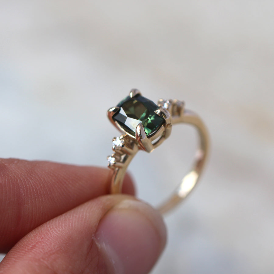 Green Oval Sapphire Ring - 2.5ct - JUX Jewellery